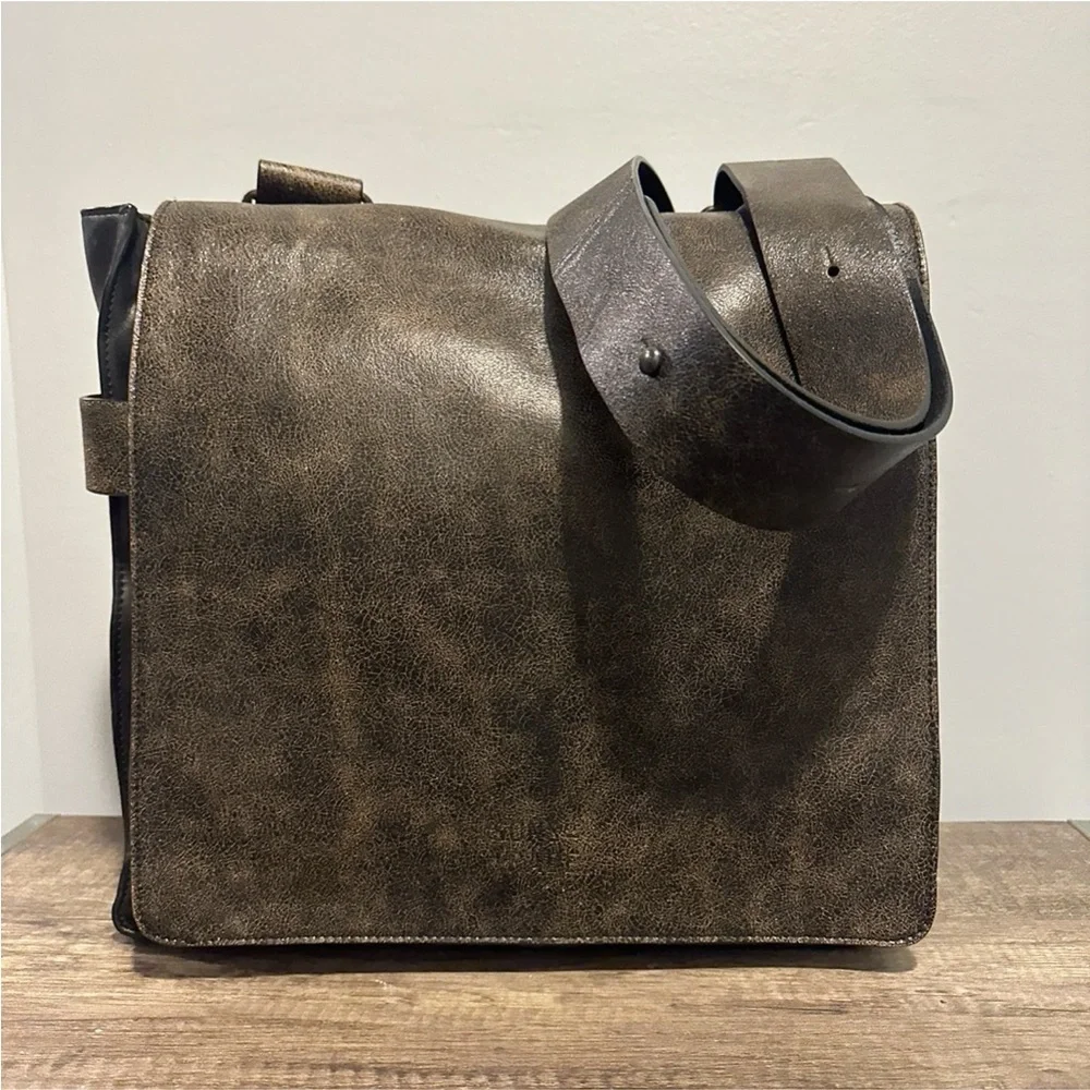 Sons Of Trade Men's Ruggedly Built Rubicon Messenger Bag